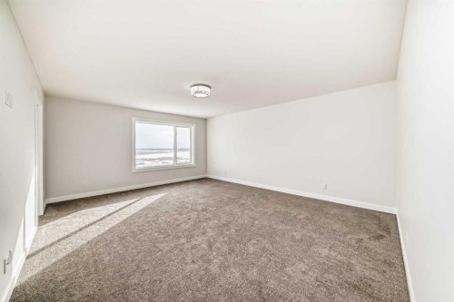 100 Corner Glen Manor Ne, Calgary, AB - Indoor Photo Showing Other Room