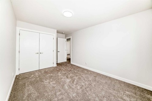 100 Corner Glen Manor Ne, Calgary, AB - Indoor Photo Showing Other Room