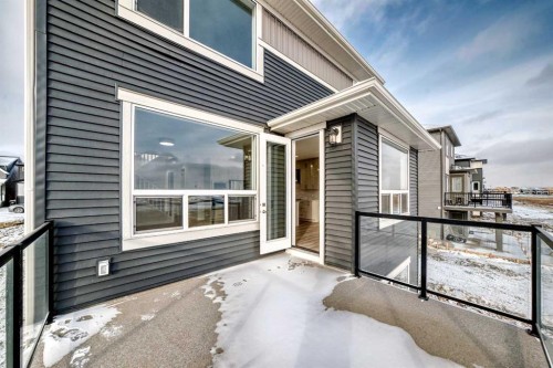 100 Corner Glen Manor Ne, Calgary, AB - Outdoor