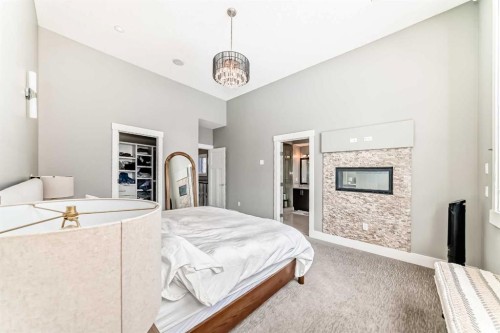 2117 51 Avenue Sw, Calgary, AB - Indoor Photo Showing Bedroom