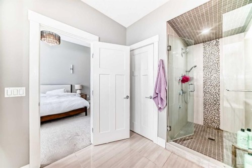 2117 51 Avenue Sw, Calgary, AB - Indoor Photo Showing Other Room