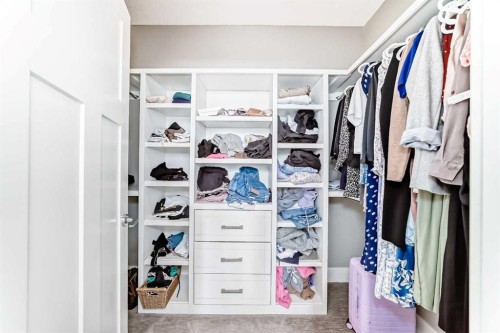 2117 51 Avenue Sw, Calgary, AB - Indoor With Storage