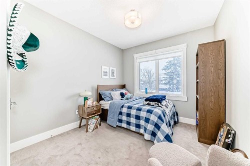 2117 51 Avenue Sw, Calgary, AB - Indoor Photo Showing Bedroom