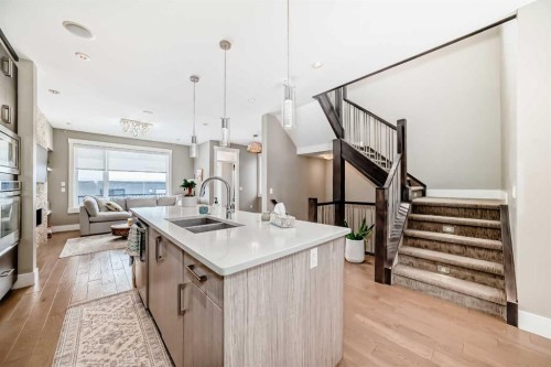 2117 51 Avenue Sw, Calgary, AB - Indoor Photo Showing Kitchen With Double Sink With Upgraded Kitchen