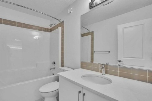 26 Amblehurst Path Nw, Calgary, AB - Indoor Photo Showing Bathroom