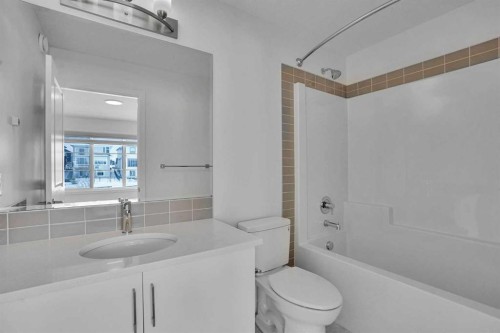 26 Amblehurst Path Nw, Calgary, AB - Indoor Photo Showing Bathroom