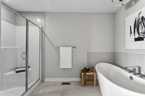 31 Herron Rise Ne, Calgary, AB - Indoor Photo Showing Bathroom