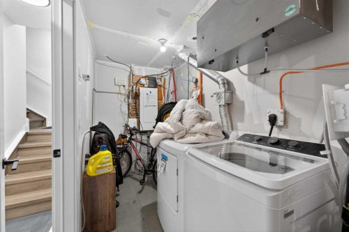 31 Herron Rise Ne, Calgary, AB - Indoor Photo Showing Laundry Room