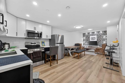 31 Herron Rise Ne, Calgary, AB - Indoor Photo Showing Kitchen