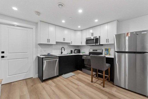 31 Herron Rise Ne, Calgary, AB - Indoor Photo Showing Kitchen With Upgraded Kitchen