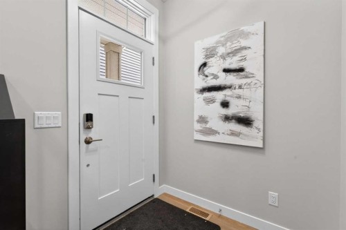 31 Herron Rise Ne, Calgary, AB - Indoor Photo Showing Other Room
