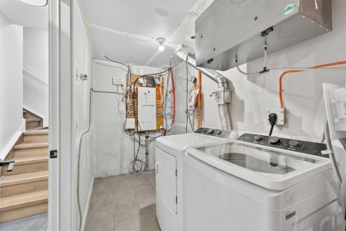 31 Herron Rise Ne, Calgary, AB - Indoor Photo Showing Laundry Room