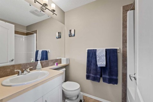 159 Evansborough Crescent Nw, Calgary, AB - Indoor Photo Showing Bathroom