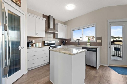 159 Evansborough Crescent Nw, Calgary, AB - Indoor Photo Showing Kitchen