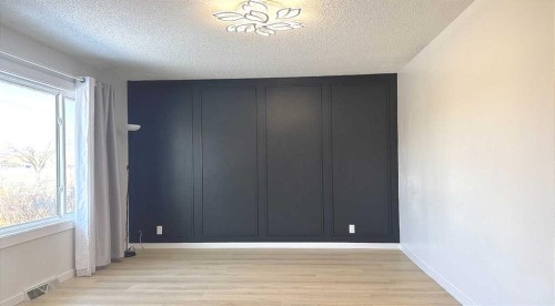 3229 19 Avenue Se, Calgary, AB - Indoor Photo Showing Other Room