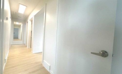 3229 19 Avenue Se, Calgary, AB - Indoor