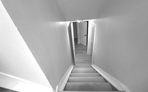 3229 19 Avenue Se, Calgary, AB - Indoor Photo Showing Other Room