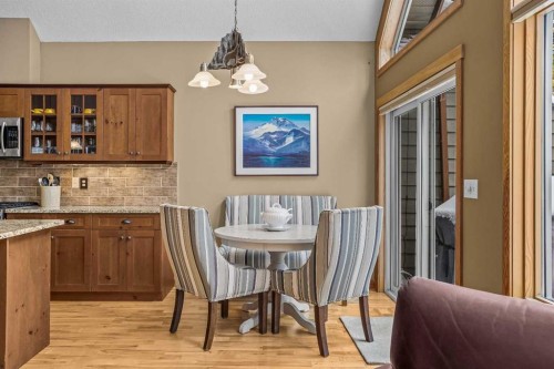 1112 Wilson Way, Canmore, AB - Indoor Photo Showing Dining Room