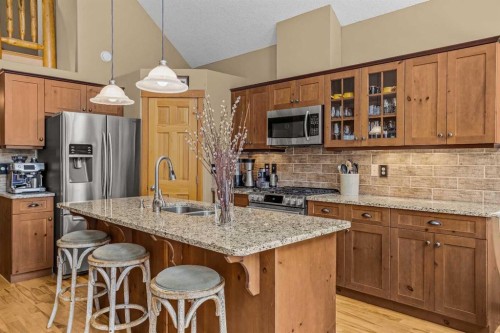 1112 Wilson Way, Canmore, AB - Indoor Photo Showing Kitchen With Double Sink With Upgraded Kitchen