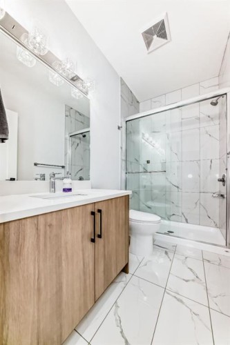 127 Saddlecrest Grove Ne, Calgary, AB - Indoor Photo Showing Bathroom