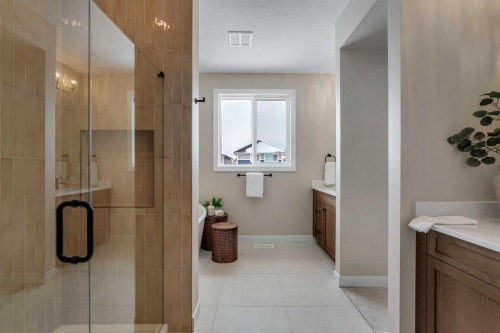 47 Sundown Crescent, Cochrane, AB - Indoor Photo Showing Bathroom