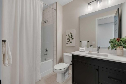 47 Sundown Crescent, Cochrane, AB - Indoor Photo Showing Bathroom