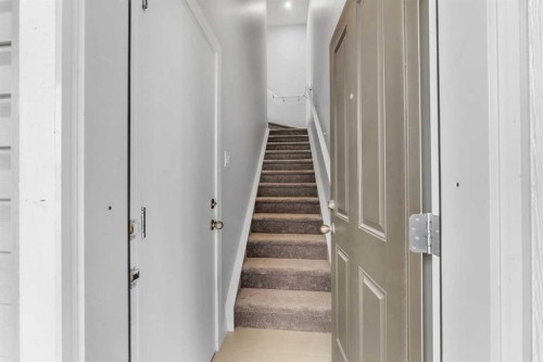 342 Canals Sw, Airdrie, AB - Indoor Photo Showing Other Room