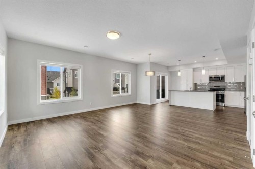 342 Canals Sw, Airdrie, AB - Indoor Photo Showing Living Room