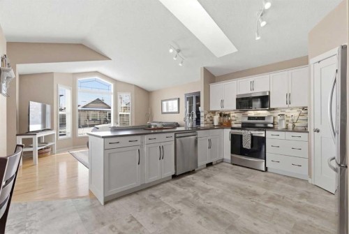90 Cranberry Square, Calgary, AB - Indoor Photo Showing Kitchen With Upgraded Kitchen