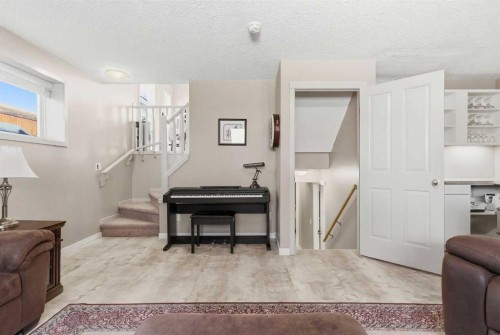 90 Cranberry Square, Calgary, AB - Indoor