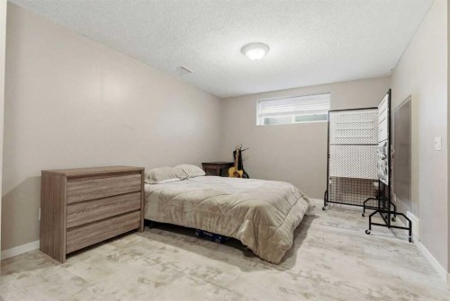90 Cranberry Square, Calgary, AB - Indoor Photo Showing Bedroom