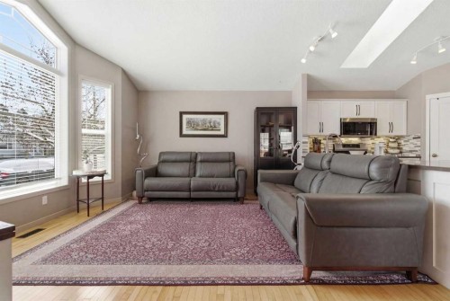 90 Cranberry Square, Calgary, AB - Indoor Photo Showing Living Room