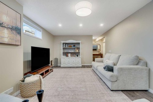 701 Cimarron Close, Okotoks, AB - Indoor