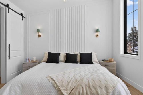 416 36 Street Sw, Calgary, AB - Indoor Photo Showing Bedroom