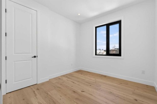 416 36 Street Sw, Calgary, AB - Indoor Photo Showing Other Room