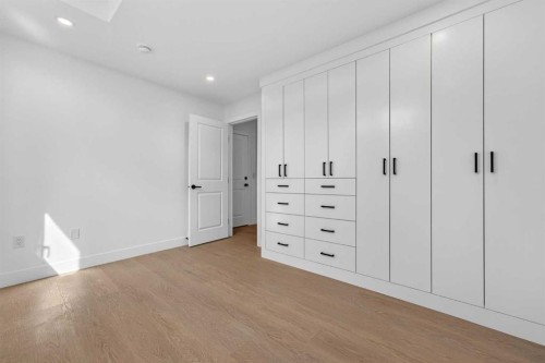 416 36 Street Sw, Calgary, AB - Indoor Photo Showing Other Room
