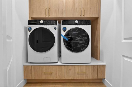416 36 Street Sw, Calgary, AB - Indoor Photo Showing Laundry Room