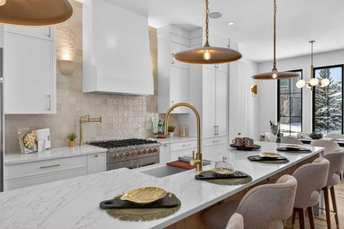 416 36 Street Sw, Calgary, AB - Indoor Photo Showing Kitchen With Upgraded Kitchen