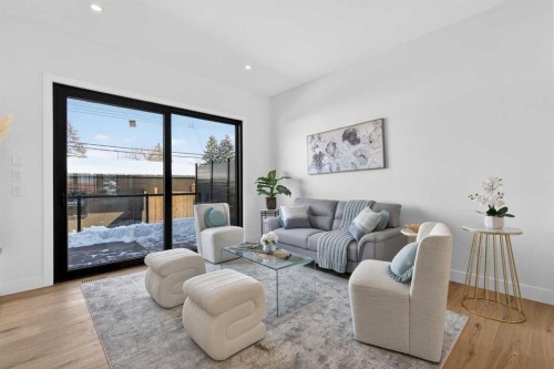 416 36 Street Sw, Calgary, AB - Indoor Photo Showing Living Room