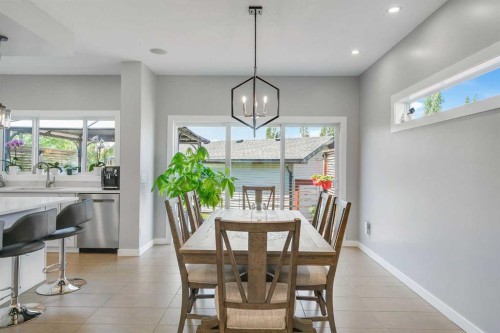 288 Copperstone Gardens Se, Calgary, AB - Indoor Photo Showing Dining Room