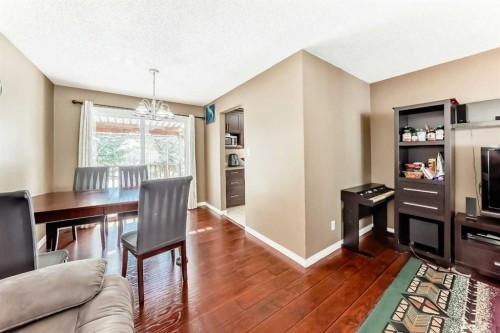 271 Dalhurst Way Nw, Calgary, AB - Indoor