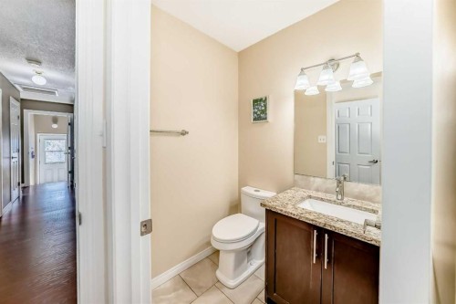 271 Dalhurst Way Nw, Calgary, AB - Indoor Photo Showing Bathroom