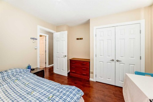 271 Dalhurst Way Nw, Calgary, AB - Indoor Photo Showing Bedroom