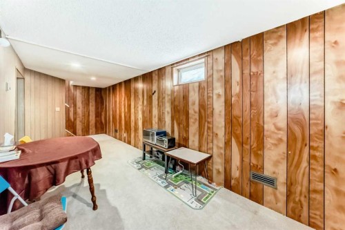 271 Dalhurst Way Nw, Calgary, AB - Indoor