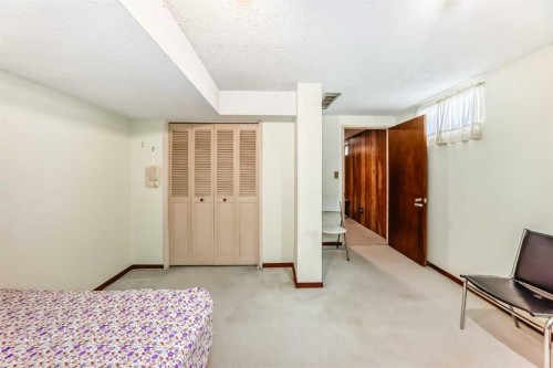 271 Dalhurst Way Nw, Calgary, AB - Indoor