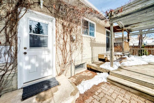 271 Dalhurst Way Nw, Calgary, AB - Outdoor