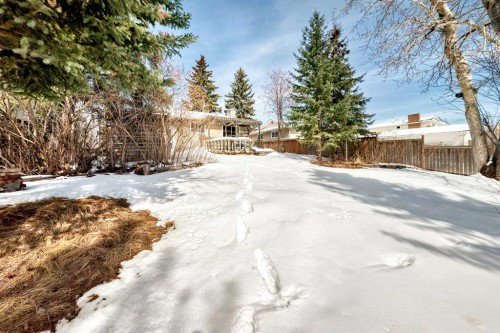 271 Dalhurst Way Nw, Calgary, AB - Outdoor