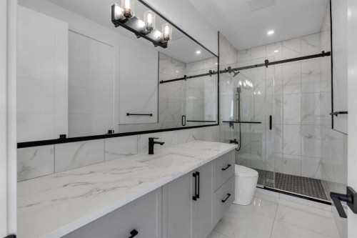 223 Kinniburgh Loop, Chestermere, AB - Indoor Photo Showing Bathroom