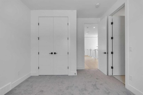 223 Kinniburgh Loop, Chestermere, AB - Indoor Photo Showing Other Room