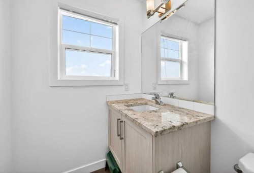 516 Sage Hill Grove Nw, Calgary, AB - Indoor Photo Showing Bathroom